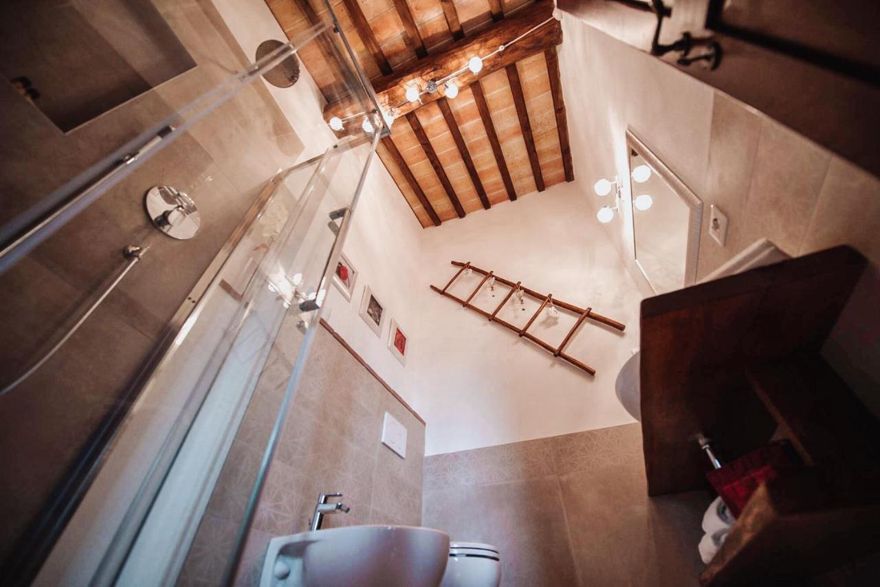 לינה וארוחת בוקר צ'רטאלדו Antica Torre Del Borgo מראה חיצוני תמונה