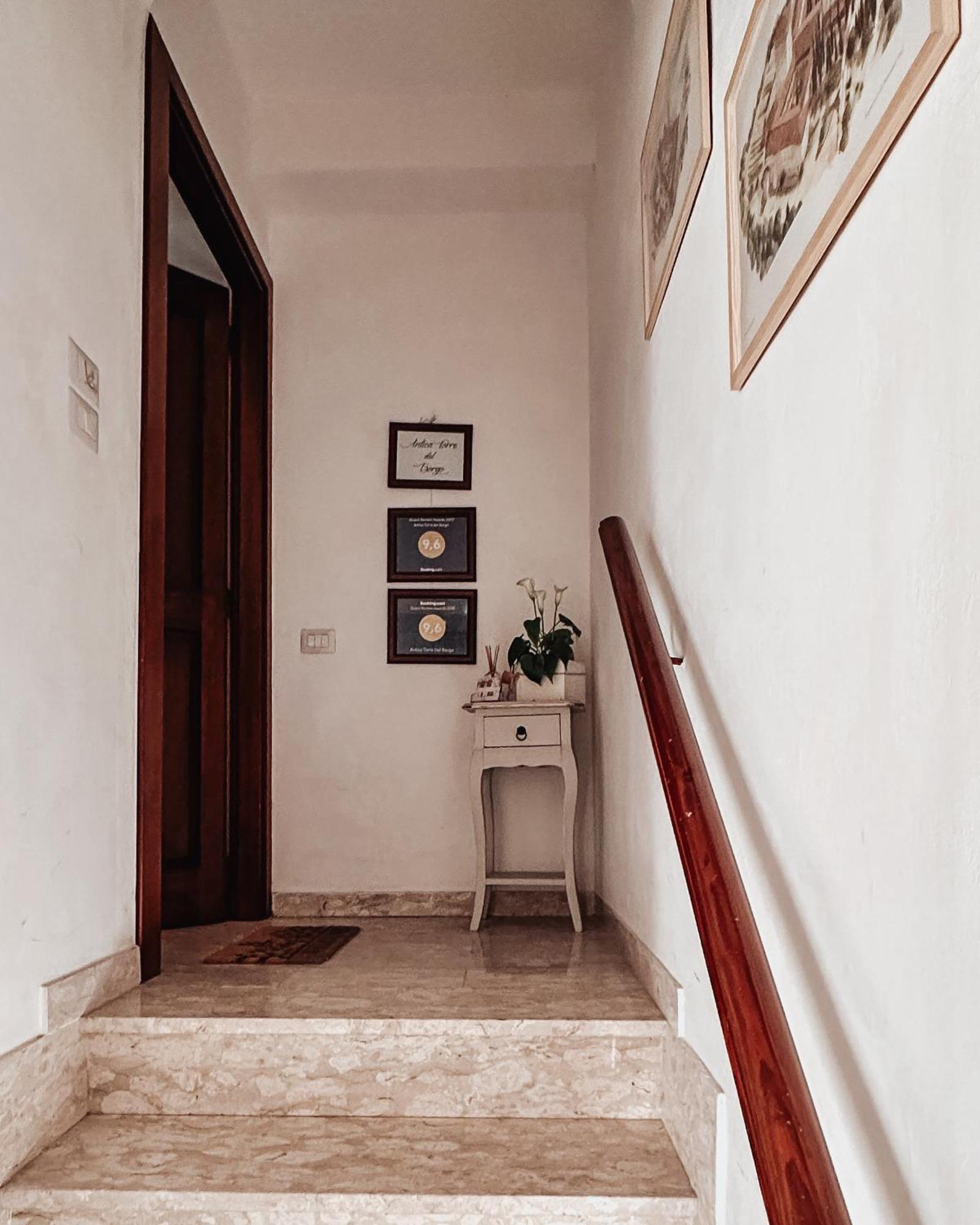 לינה וארוחת בוקר צ'רטאלדו Antica Torre Del Borgo מראה חיצוני תמונה
